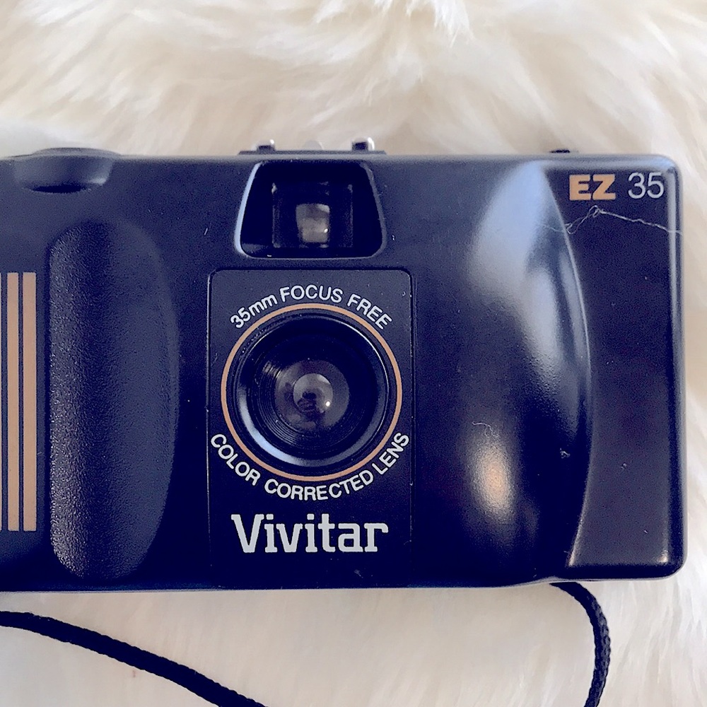 Vivitar EZ 35 View Finder Camera; Film & Focal Length 35mm: Exposure 24mm x 36mm - Picture 2 of 16